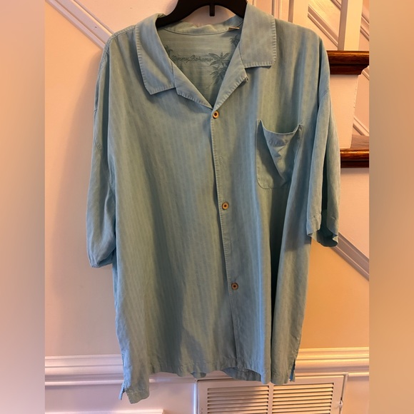 Tommy Bahama 100% silk - Picture 2 of 2